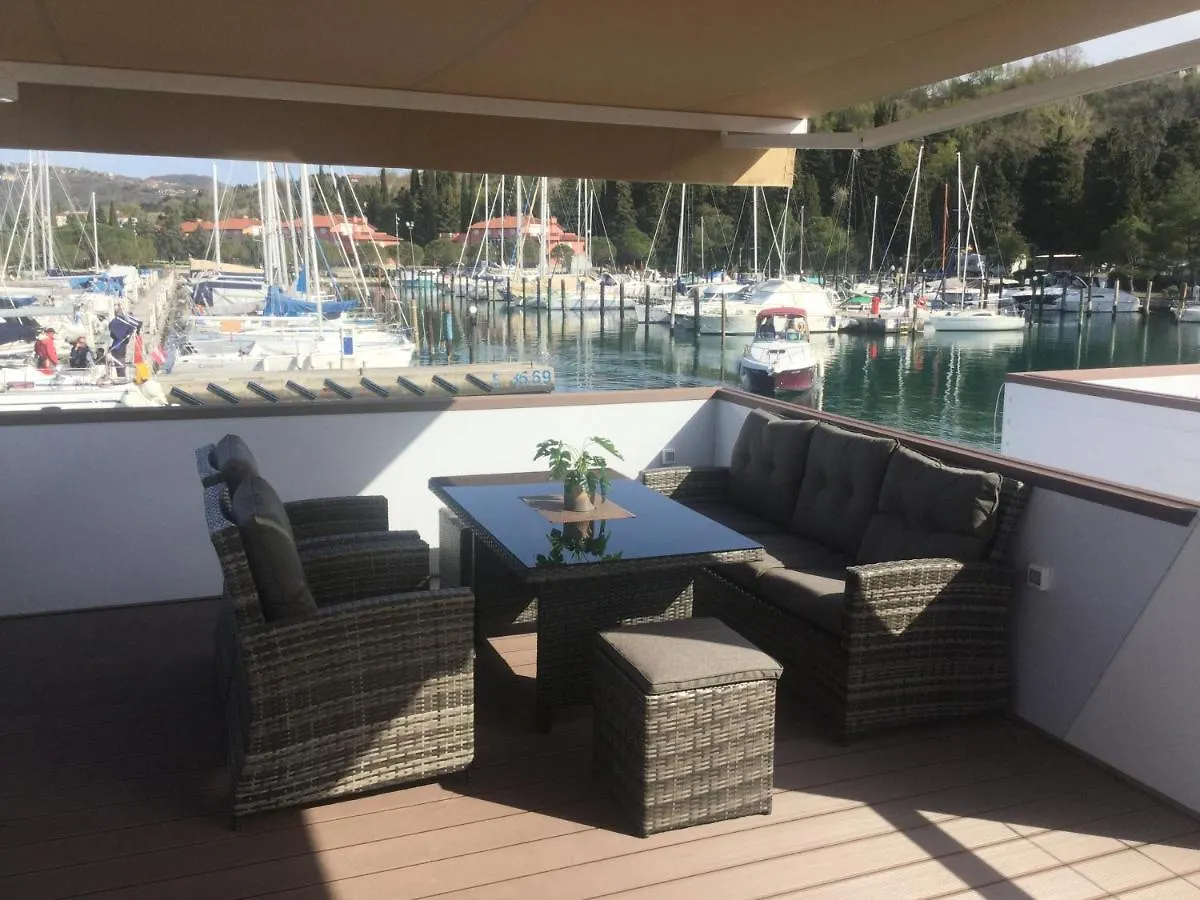 Tatil Evi Floating House - Arena 2 Villa Pula