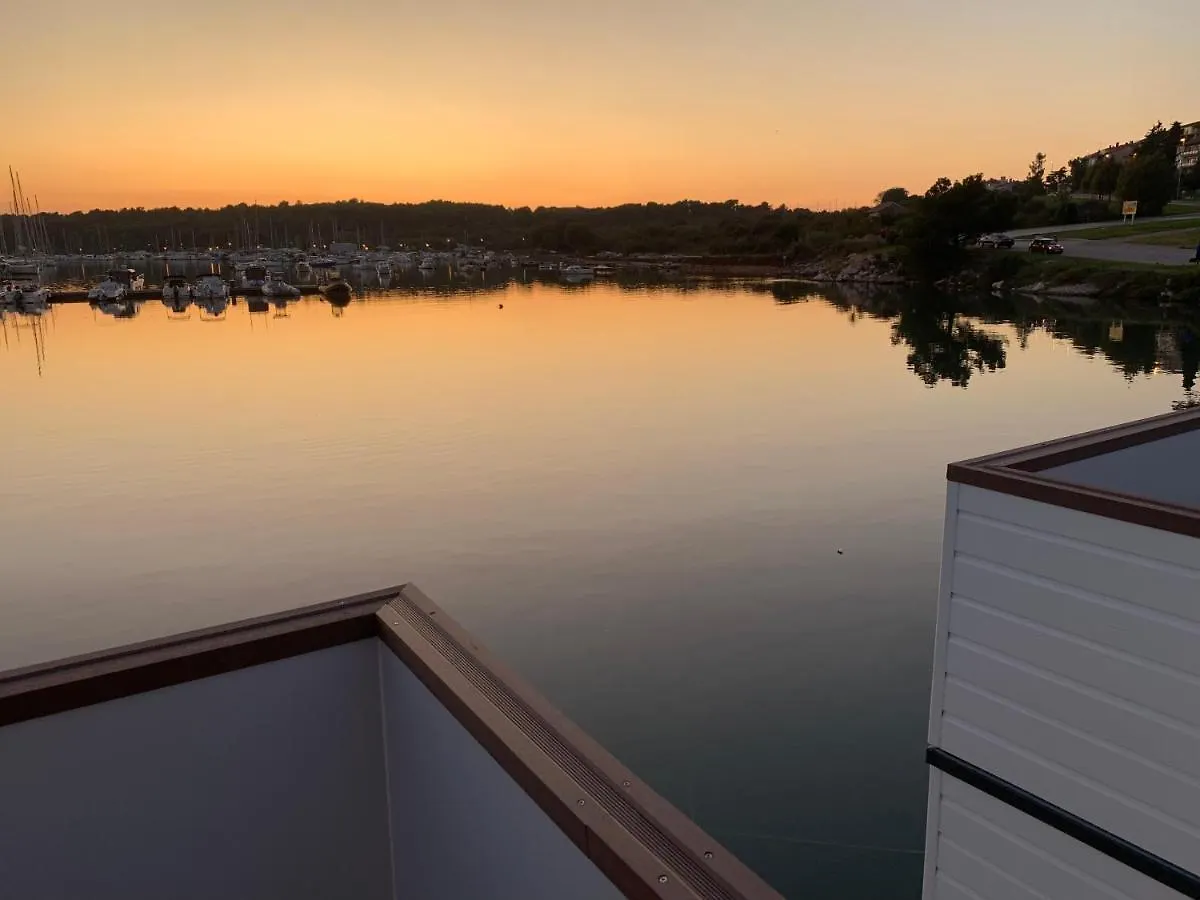 Tatil Evi Floating House - Arena 2 Villa Pula Hırvatistan